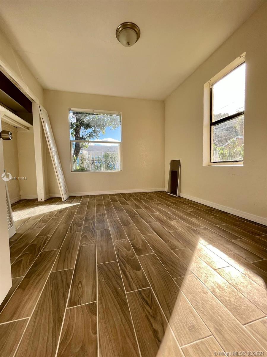 See details / 400 sq. ft. $ 2021-03-10 0 Photo