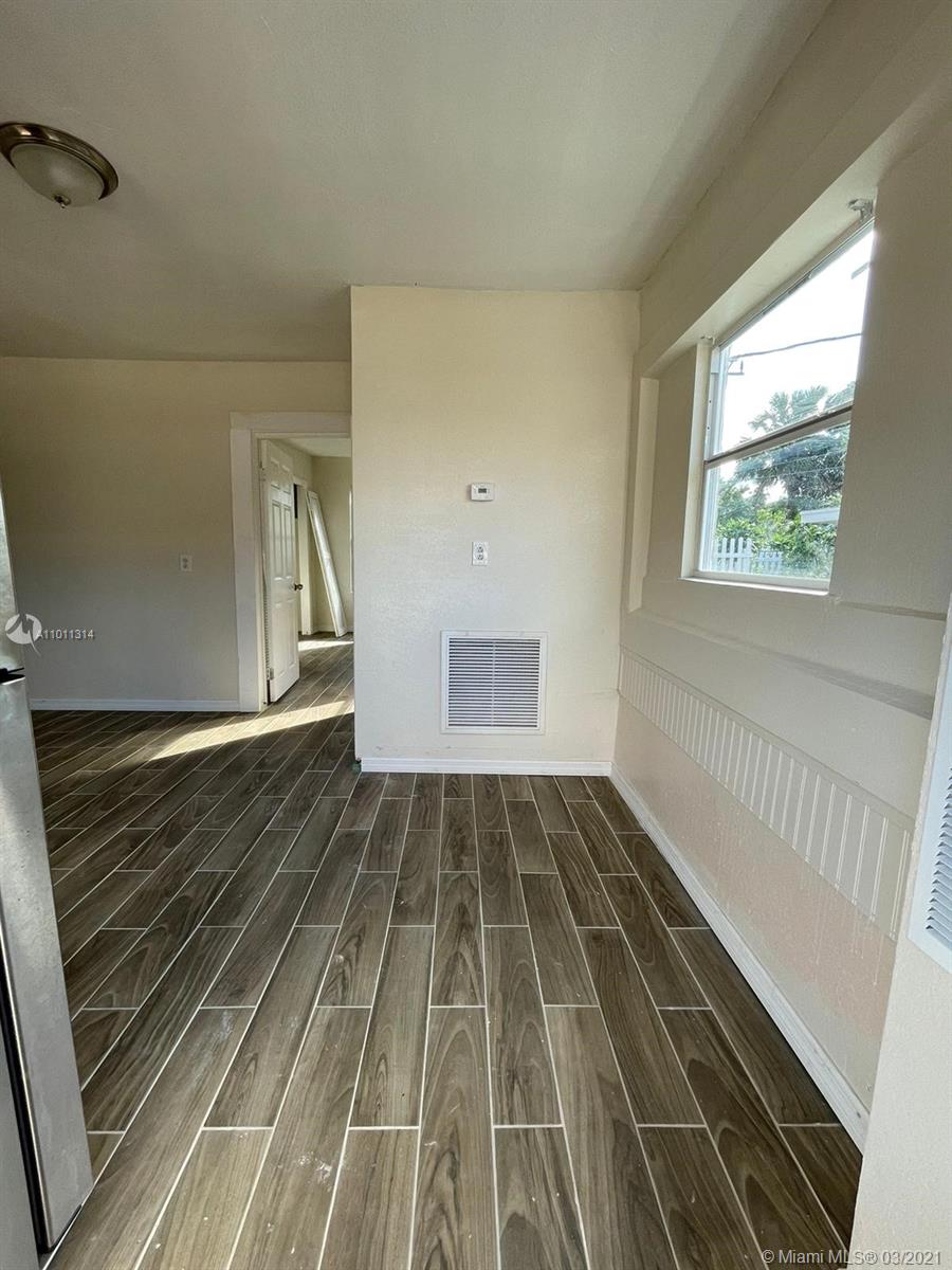 See details / 400 sq. ft. $ 2021-03-10 0 Photo
