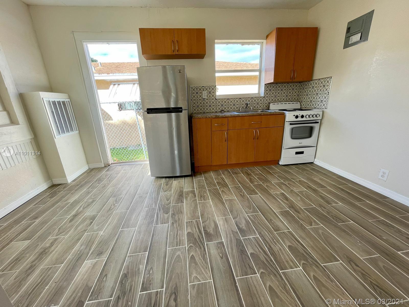 See details / 400 sq. ft. $ 2021-03-10 0 Photo
