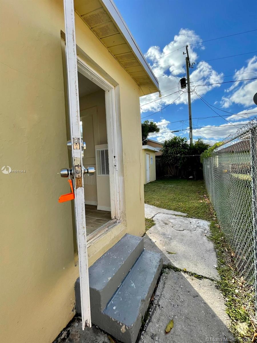 See details / 400 sq. ft. $ 2021-03-10 0 Photo