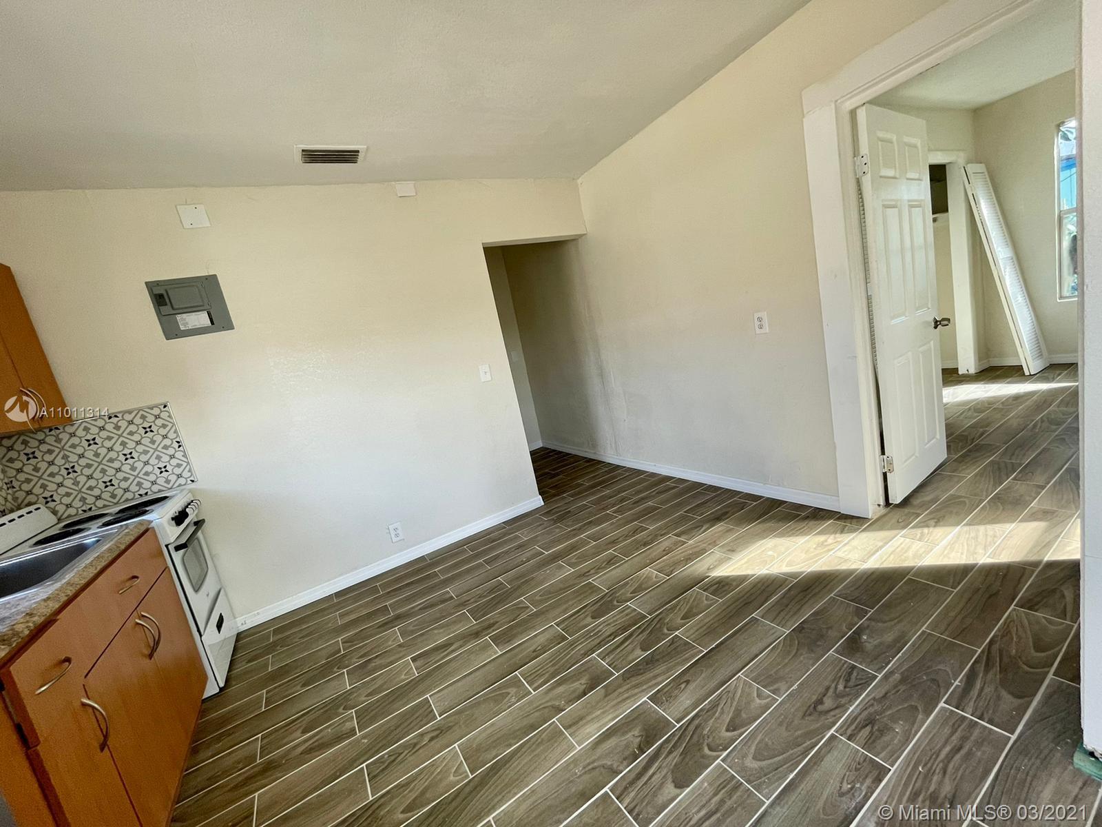 See details / 400 sq. ft. $ 2021-03-10 0 Photo