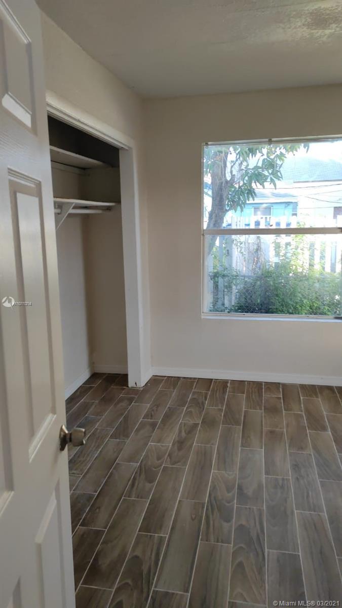 See details / 400 sq. ft. $ 2021-03-10 0 Photo