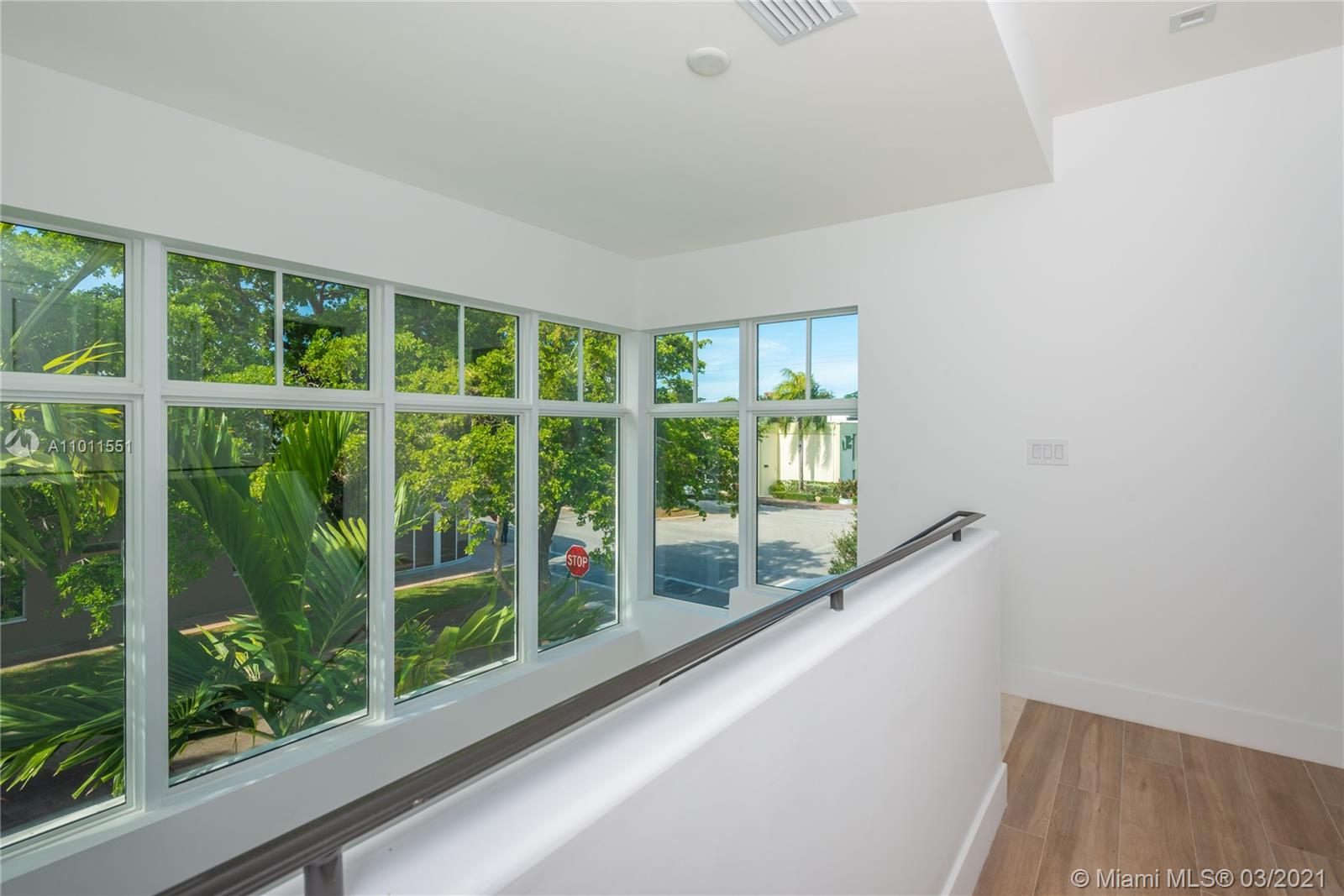 See details / 4359 sq. ft. $ 2021-03-11 0 Photo