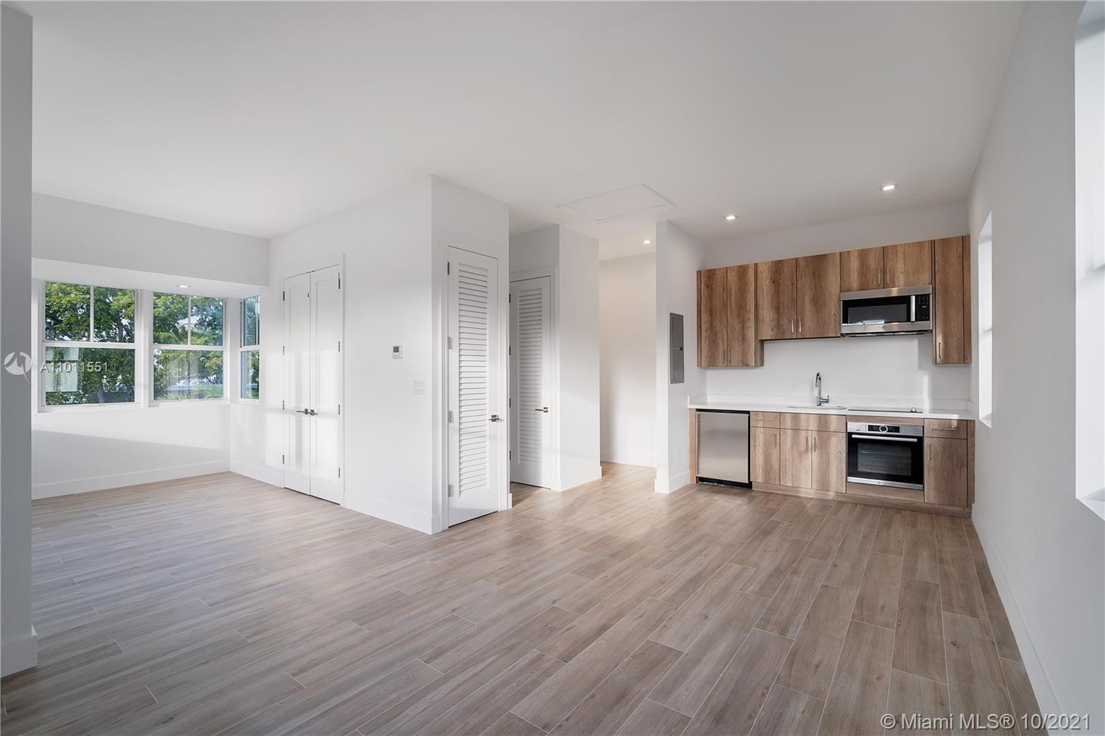 See details / 4359 sq. ft. $ 2021-03-11 0 Photo