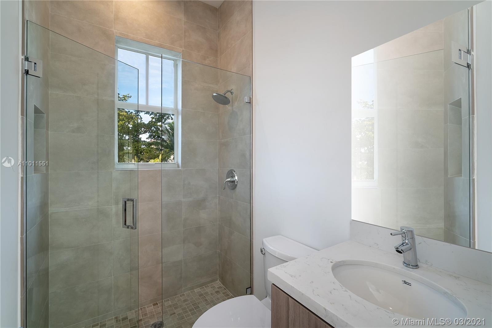 See details / 4359 sq. ft. $ 2021-03-11 0 Photo