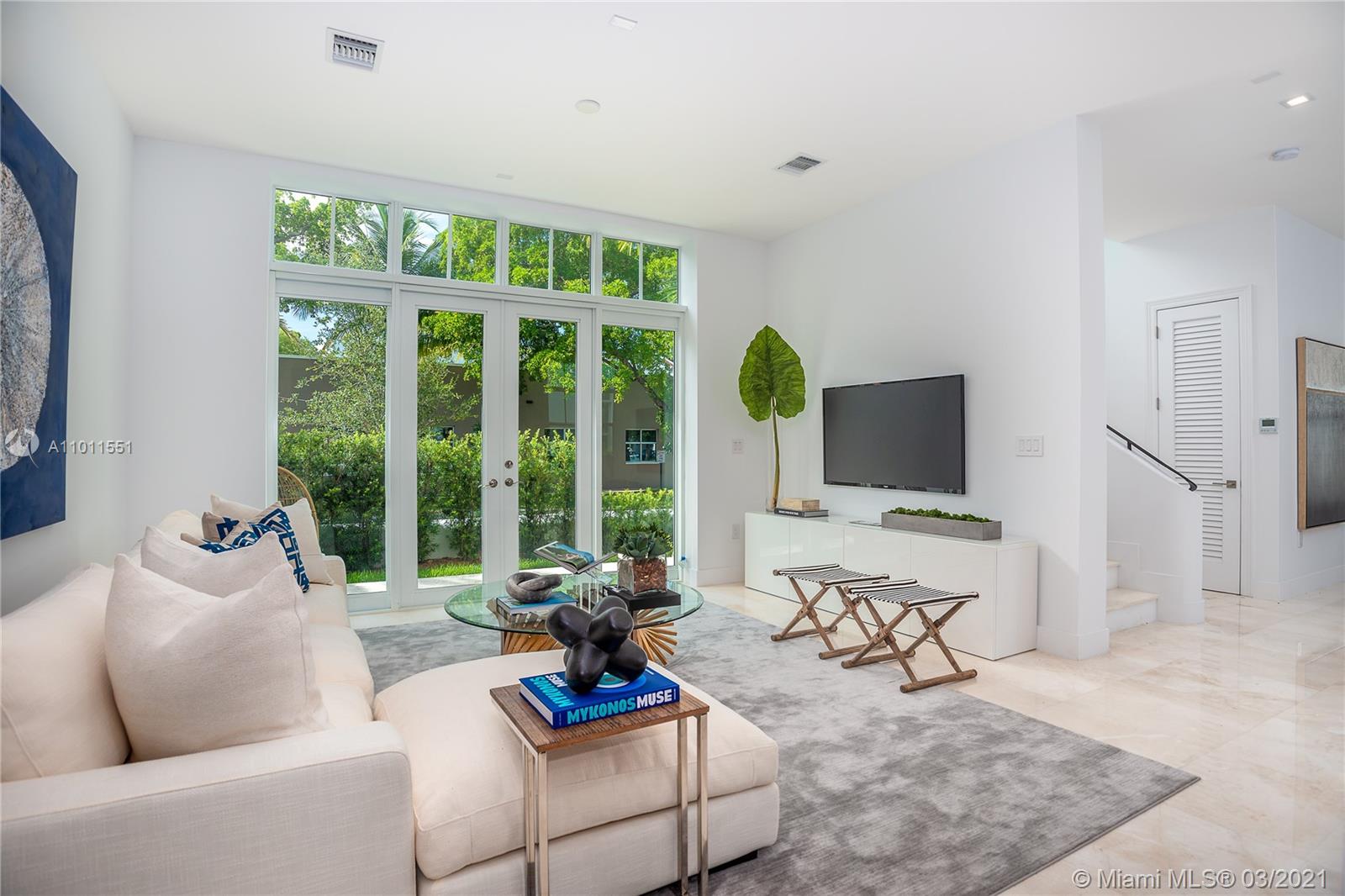 See details / 4359 sq. ft. $ 2021-03-11 0 Photo