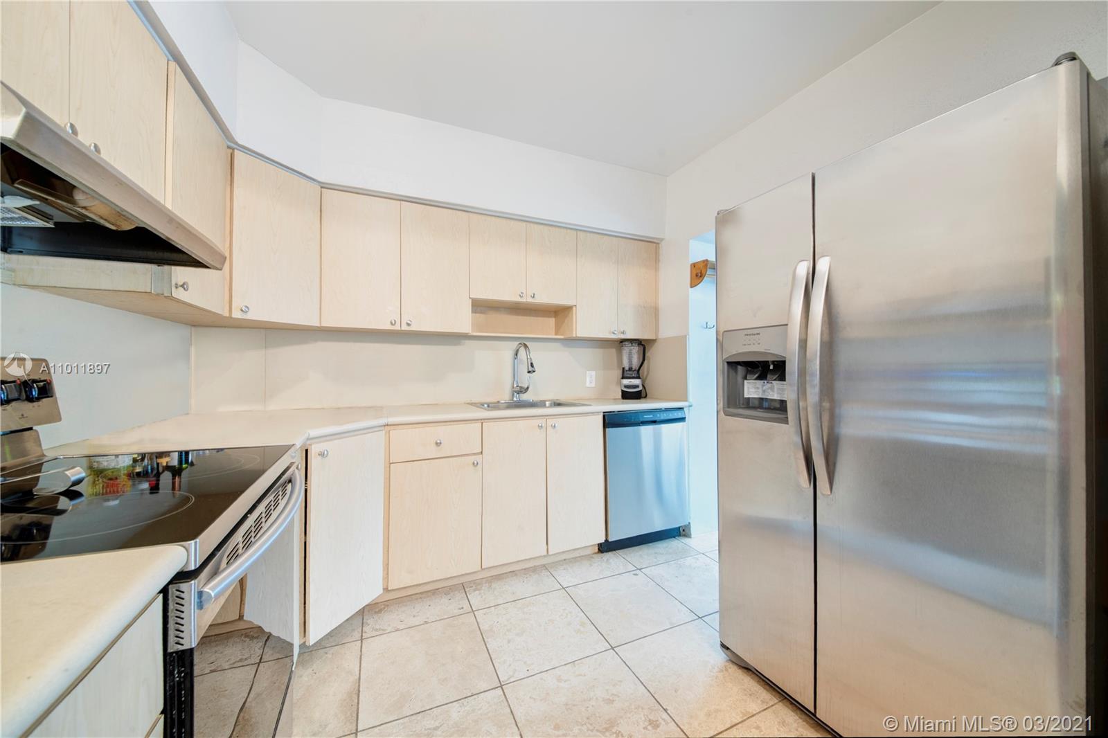 See details / 2008 sq. ft. $ 2021-03-12 0 Photo