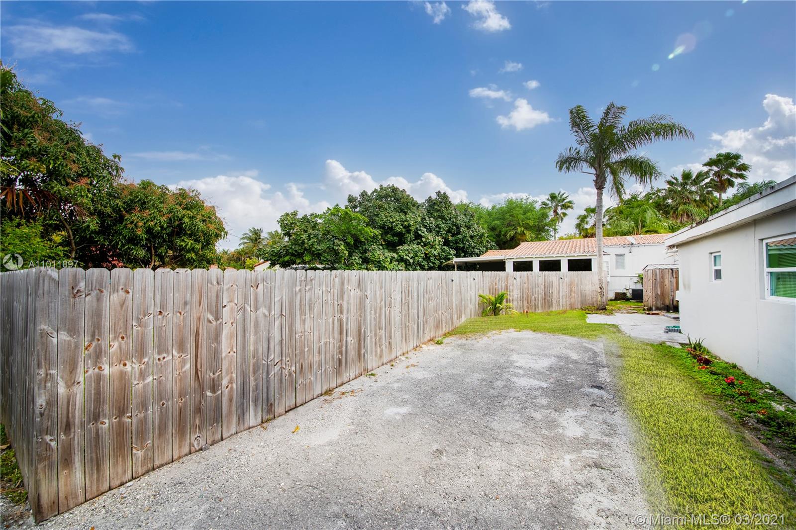 See details / 2008 sq. ft. $ 2021-03-12 0 Photo