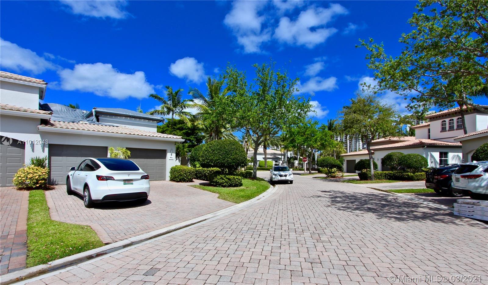 Photo 1 of Spinnaker Dr W