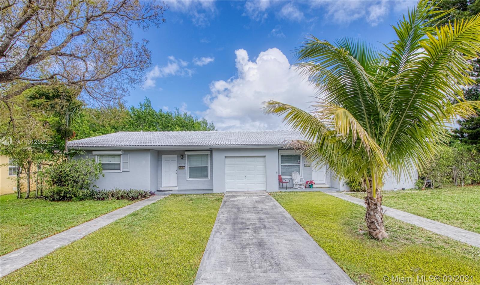 See details / 2805 sq. ft. $ 2021-03-12 0 Photo