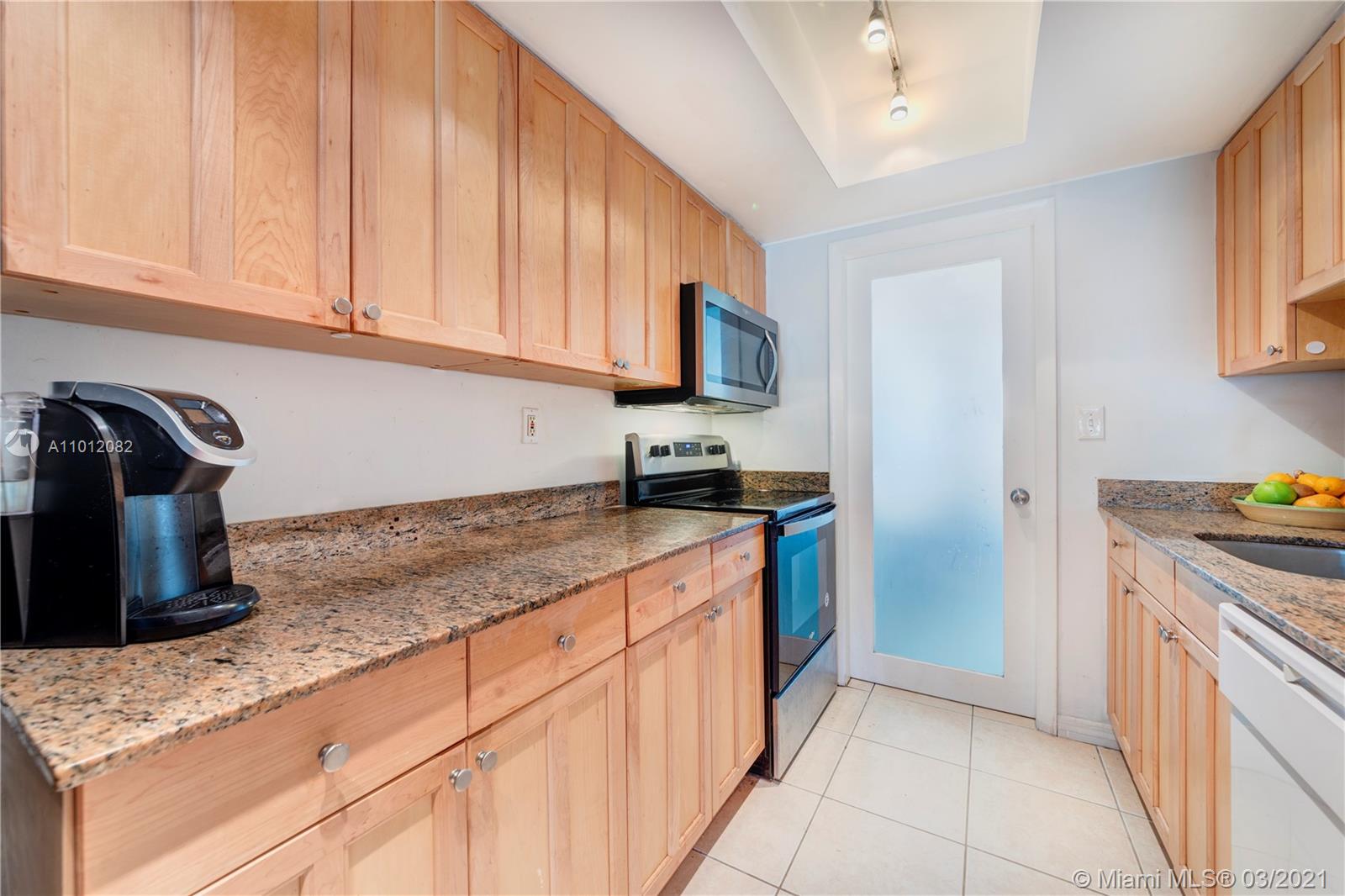See details / 2805 sq. ft. $ 2021-03-12 0 Photo