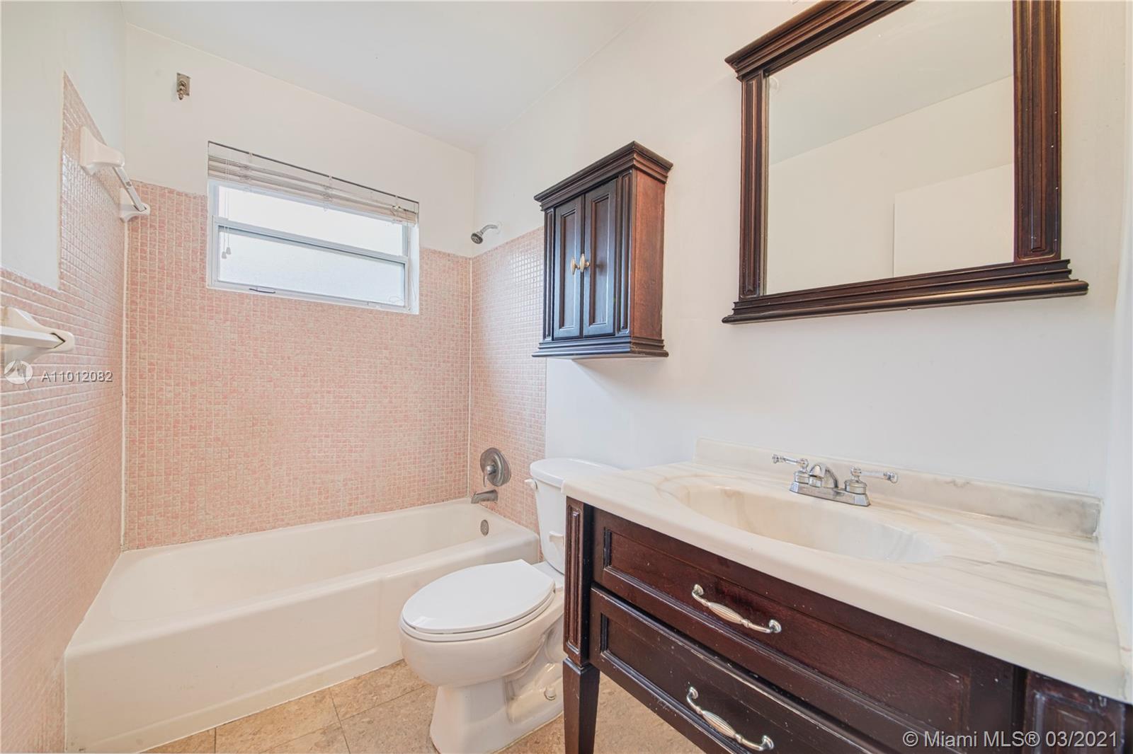 See details / 2805 sq. ft. $ 2021-03-12 0 Photo