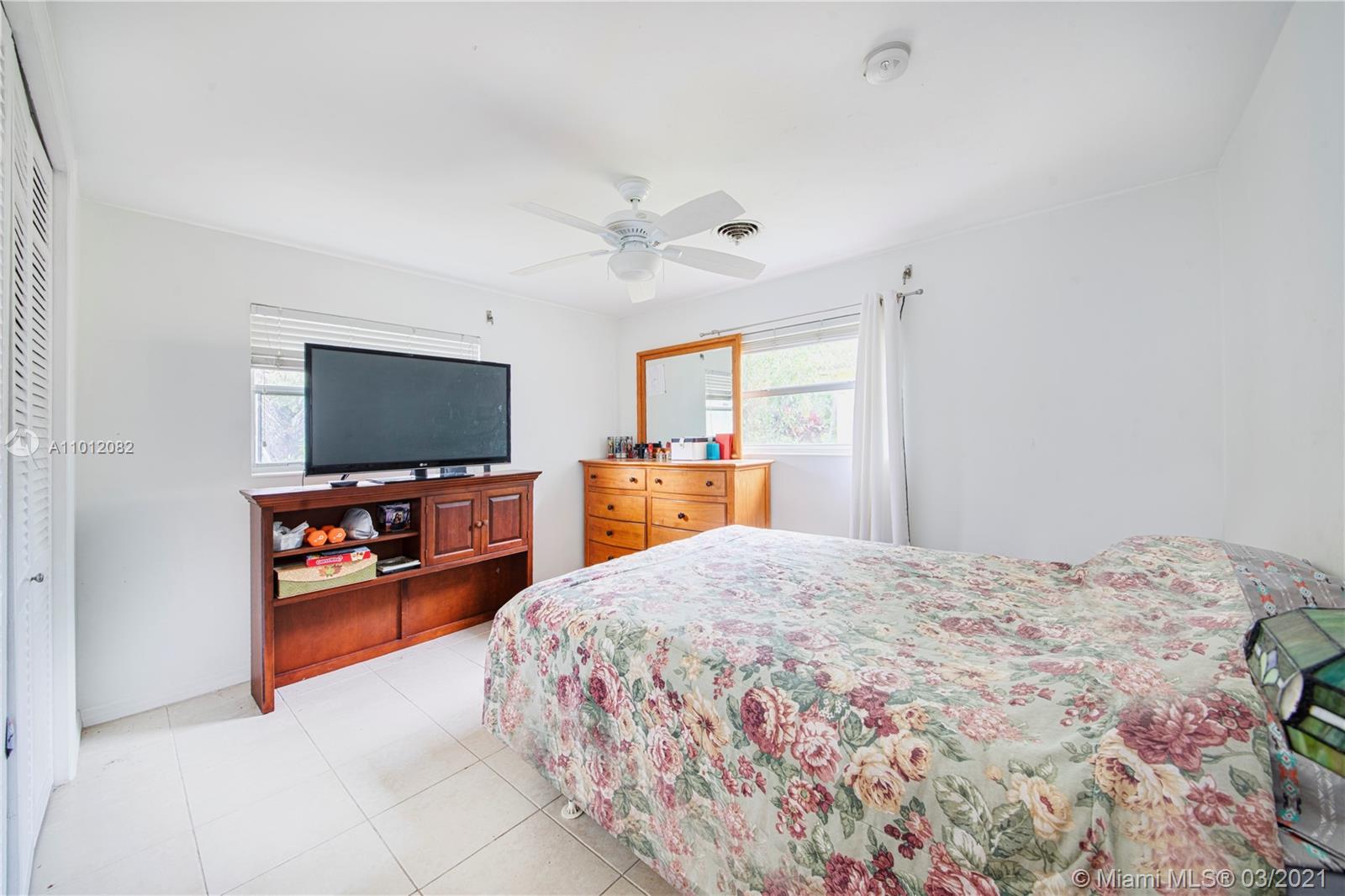 See details / 2805 sq. ft. $ 2021-03-12 0 Photo