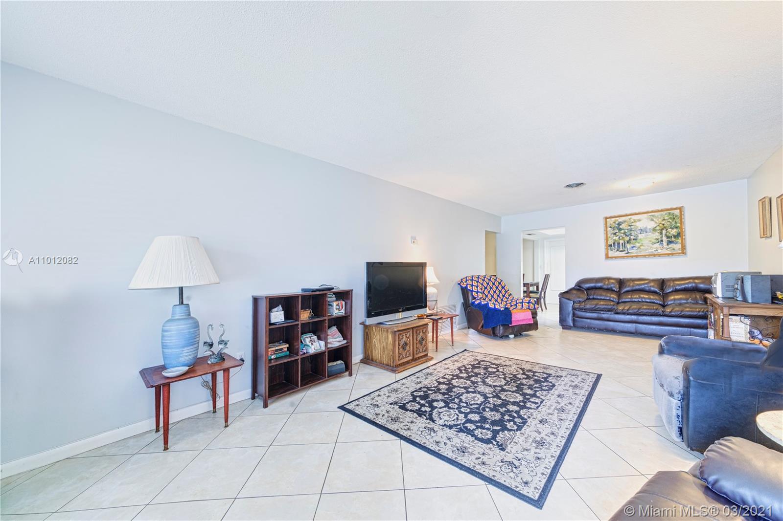 See details / 2805 sq. ft. $ 2021-03-12 0 Photo