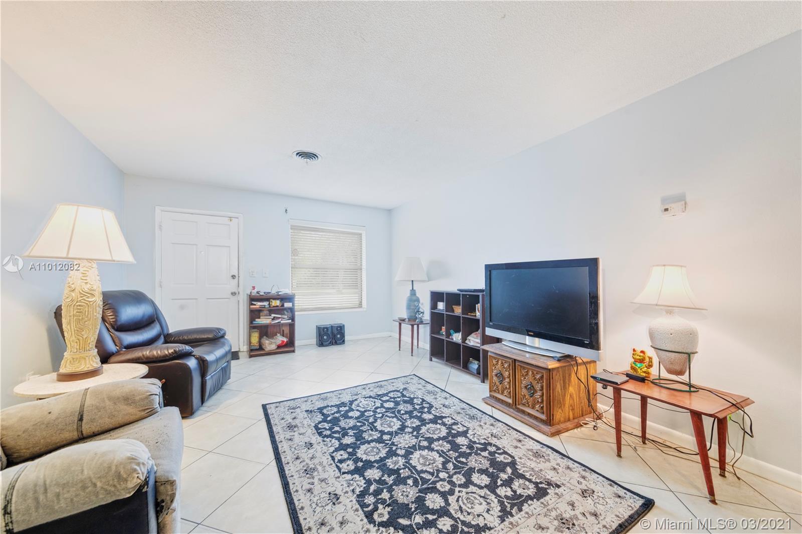 See details / 2805 sq. ft. $ 2021-03-12 0 Photo
