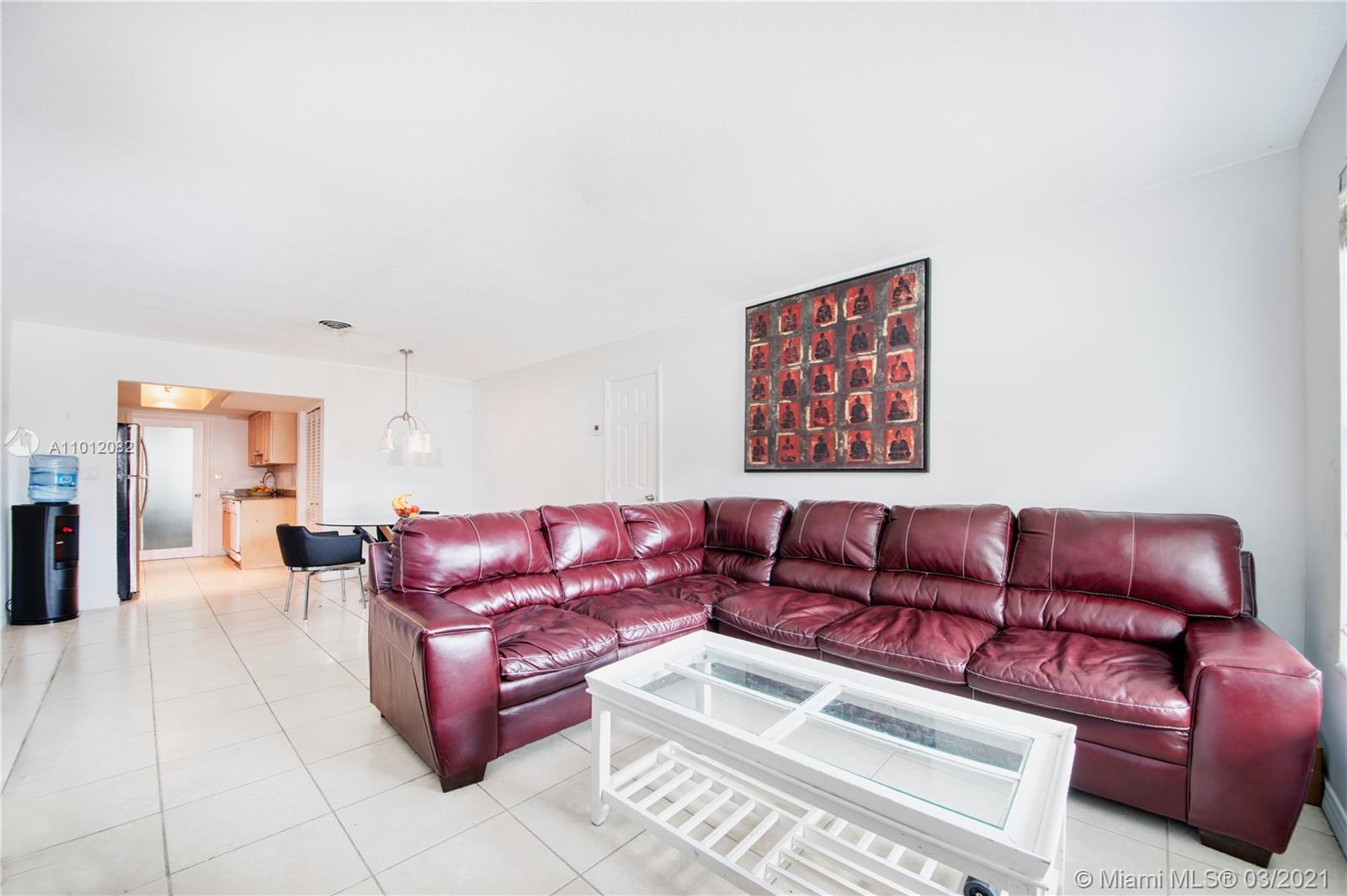 See details / 2805 sq. ft. $ 2021-03-12 0 Photo