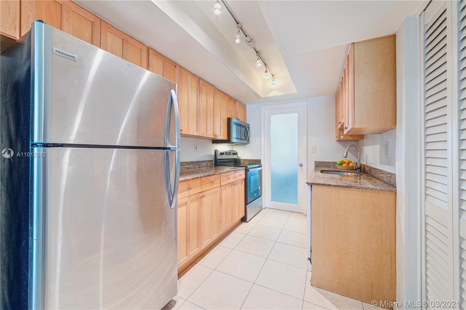 See details / 2805 sq. ft. $ 2021-03-12 0 Photo