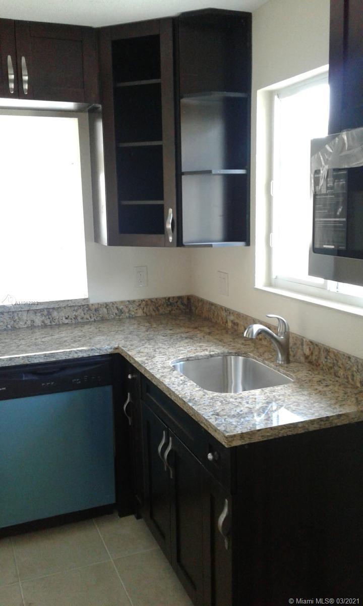 See details / 2436 sq. ft. $ 2021-03-15 0 Photo