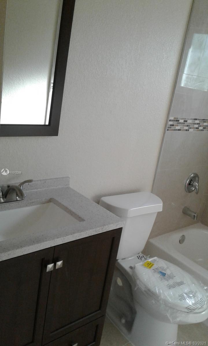 See details / 2436 sq. ft. $ 2021-03-15 0 Photo