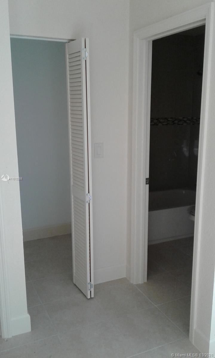 See details / 2436 sq. ft. $ 2021-03-15 0 Photo