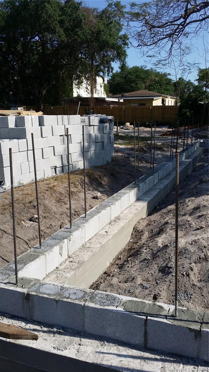 See details / 2436 sq. ft. $ 2021-03-15 0 Photo