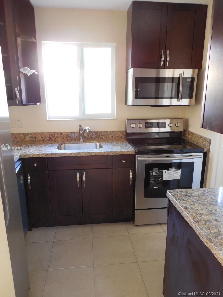 See details / 2436 sq. ft. $ 2021-03-15 0 Photo