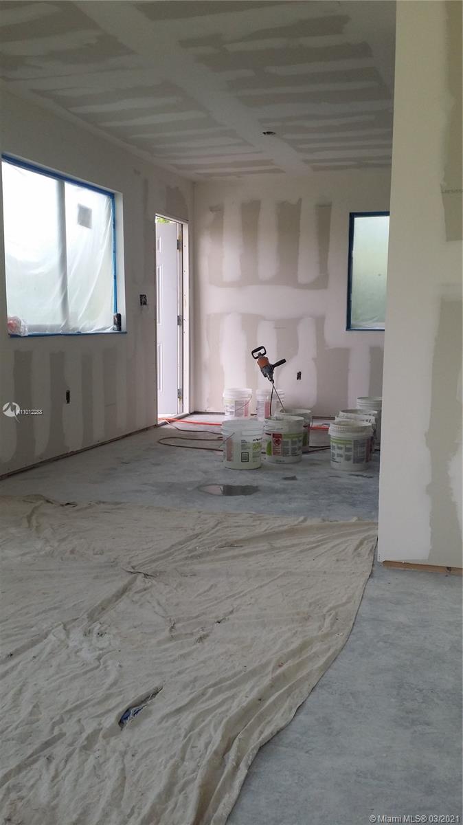 See details / 2436 sq. ft. $ 2021-03-15 0 Photo