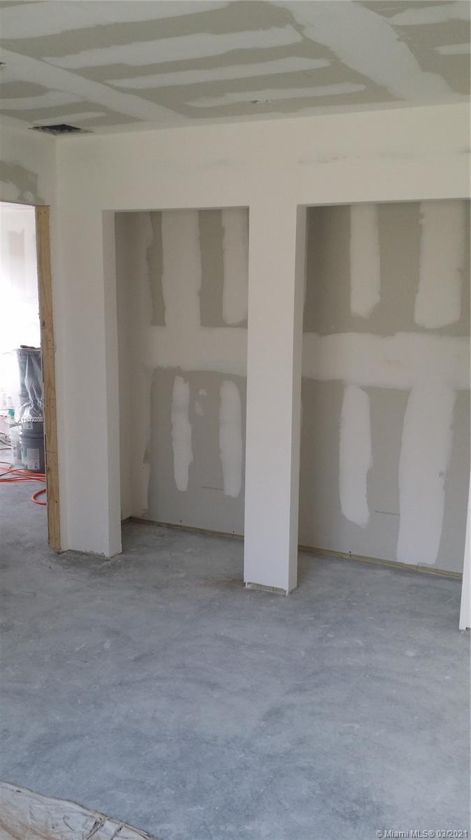 See details / 2436 sq. ft. $ 2021-03-15 0 Photo