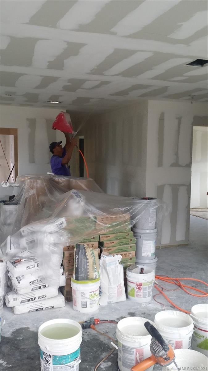 See details / 2436 sq. ft. $ 2021-03-15 0 Photo