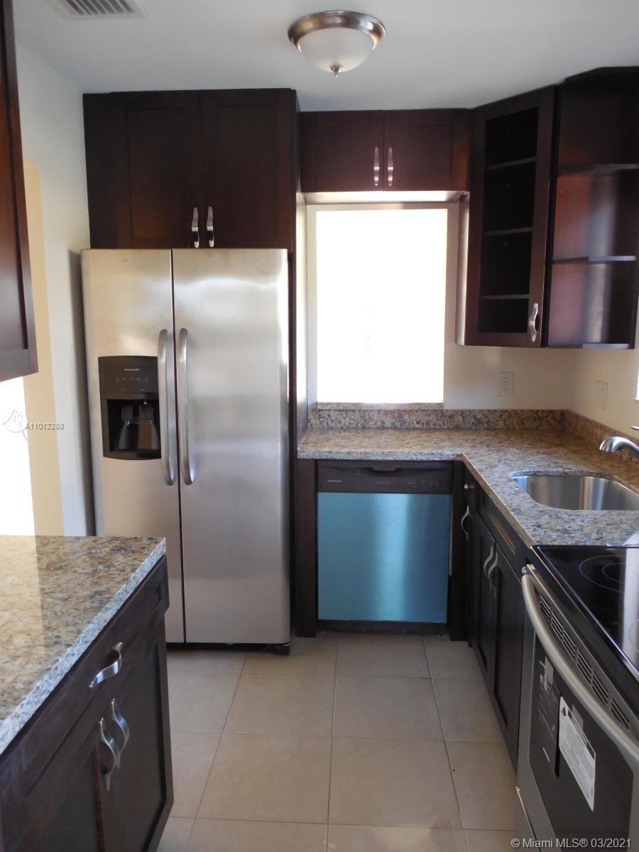 See details / 2436 sq. ft. $ 2021-03-15 0 Photo