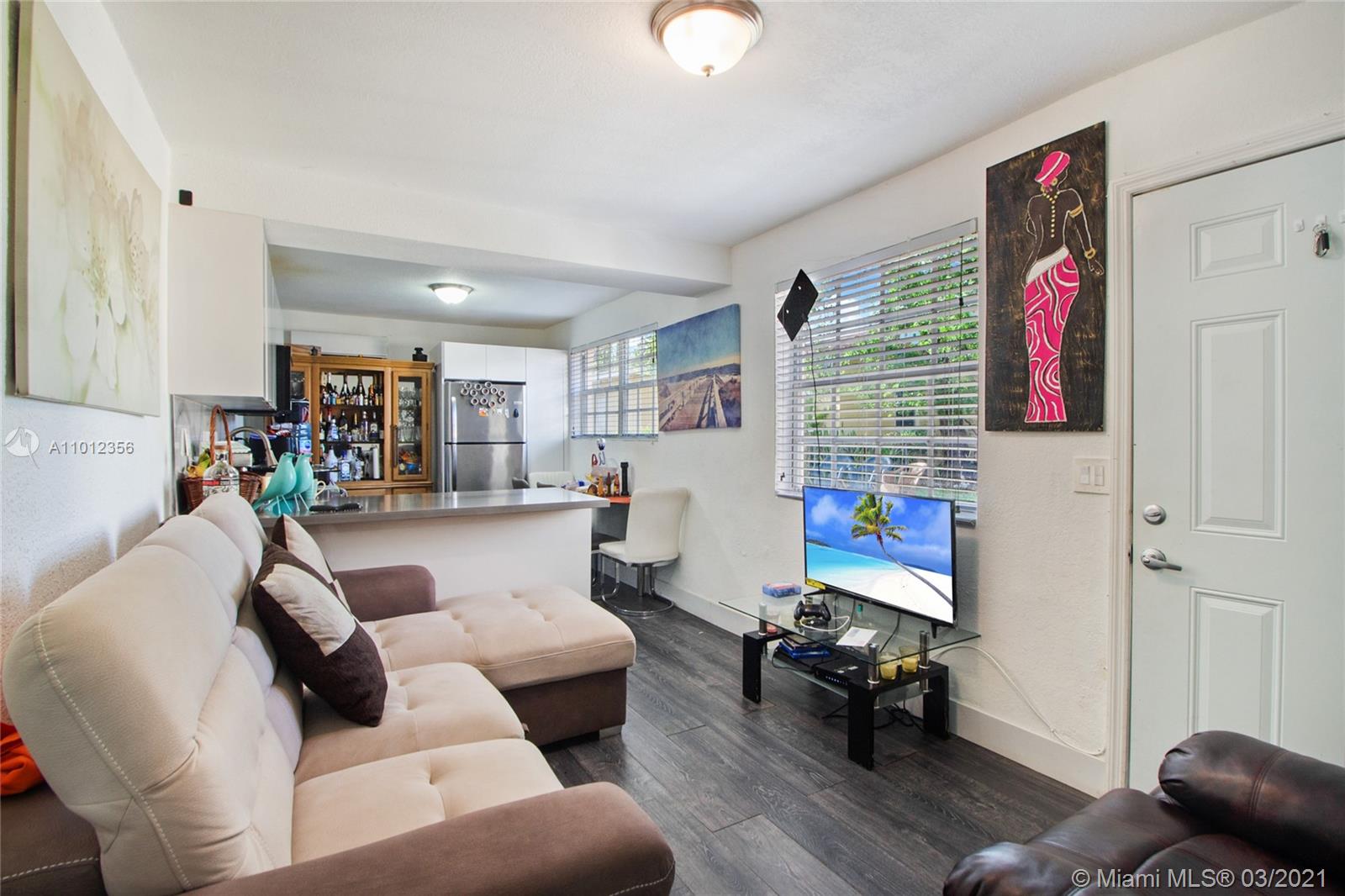 See details / 1900 sq. ft. $ 2021-03-12 0 Photo