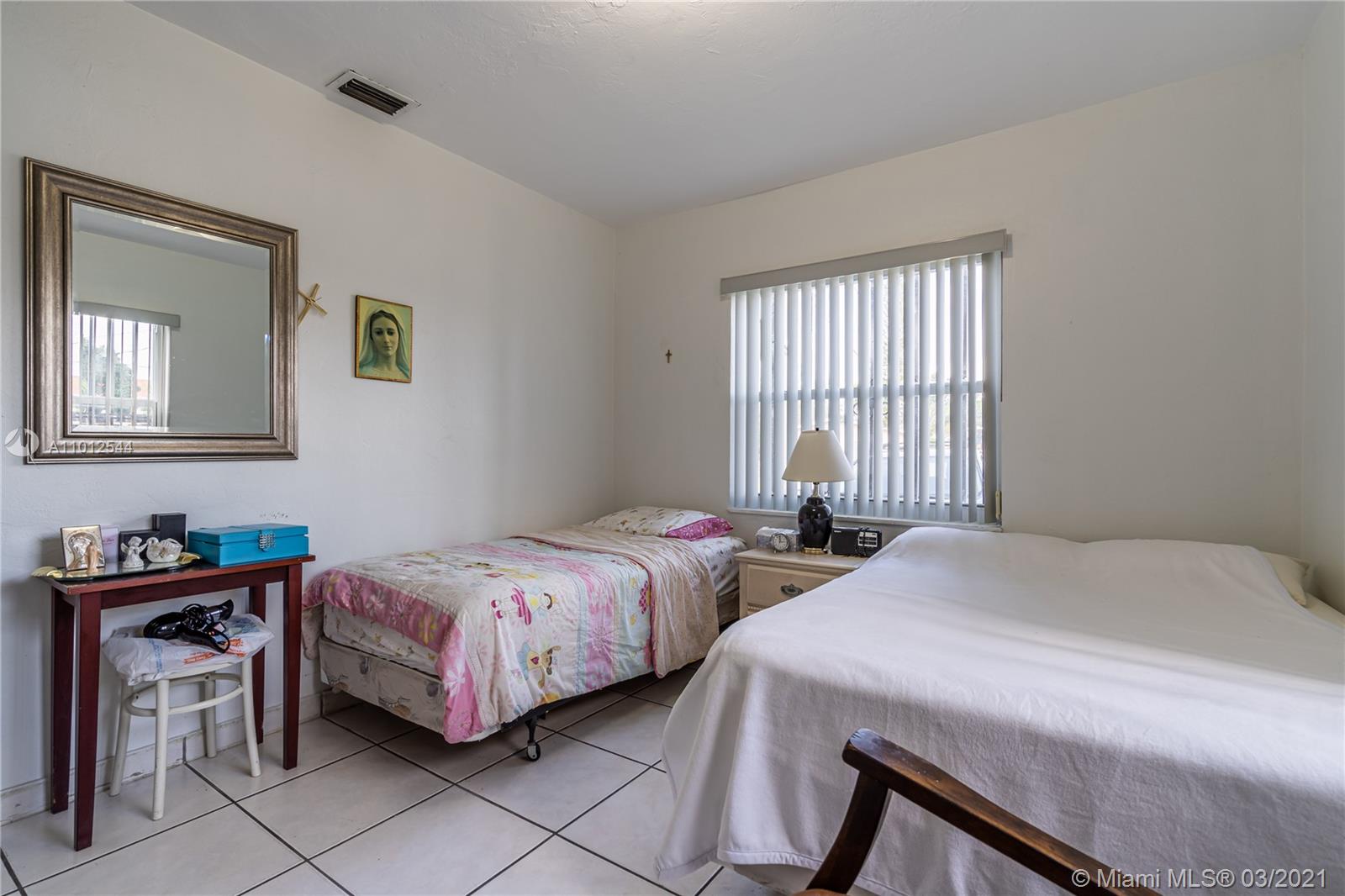 See details / 1440 sq. ft. $ 2021-03-12 0 Photo