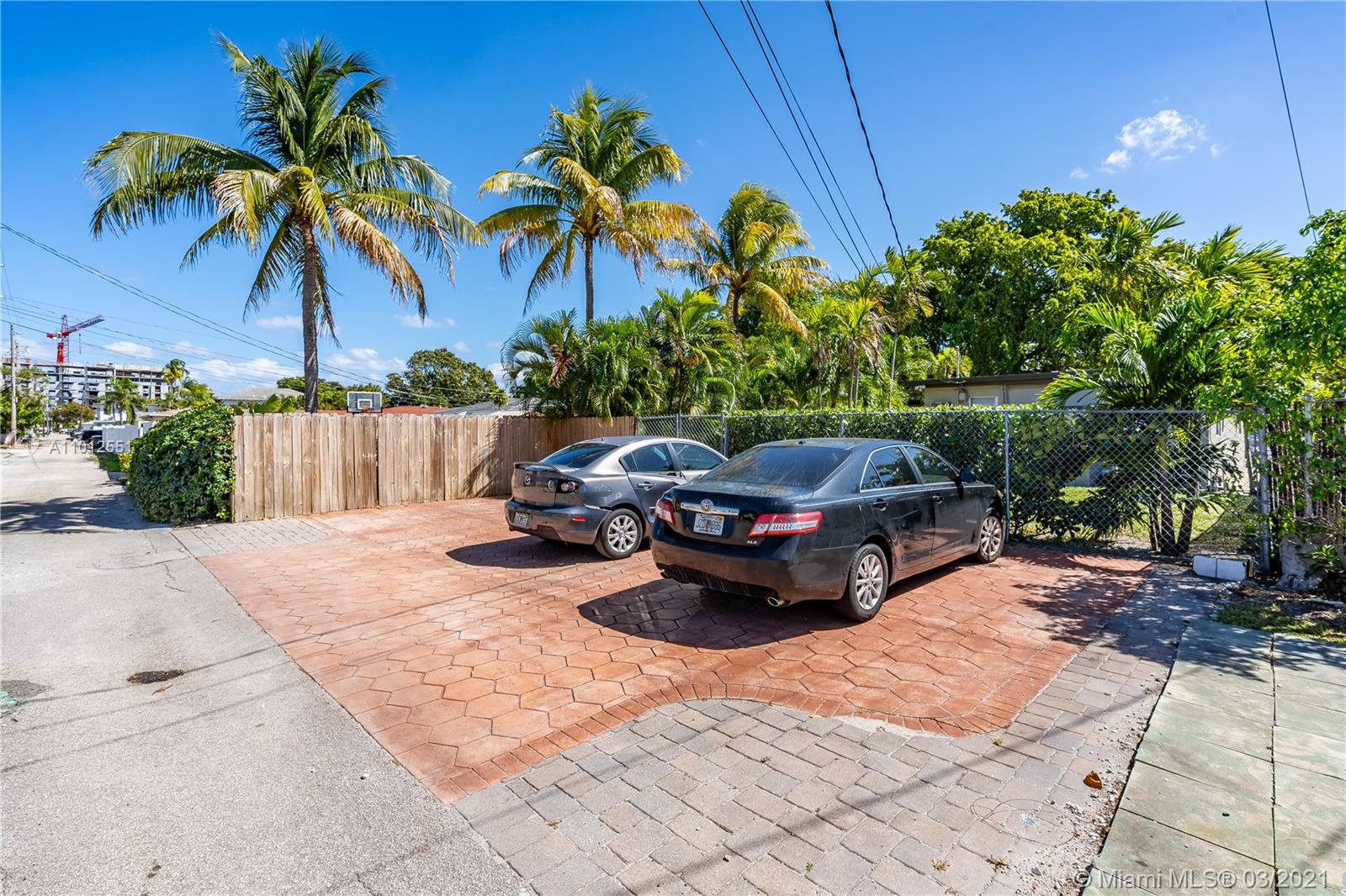 See details / 2392 sq. ft. $ 2021-04-27 0 Photo