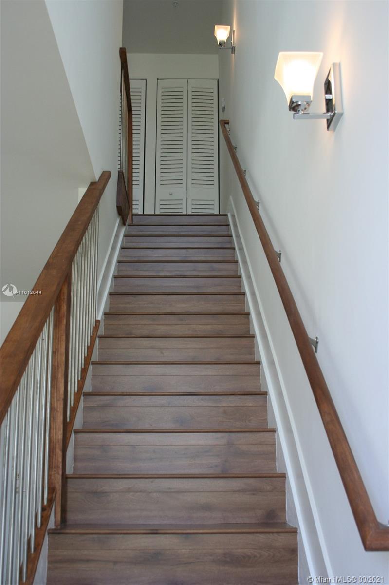 See details 1,2,3,4,5,6, / sq. ft. $ 2021-03-13 0 Photo