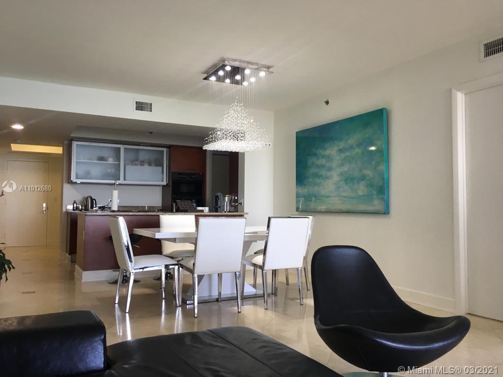 See details 3804 3 / 3 1675 sq. ft. $ 2021-05-06 0 Photo