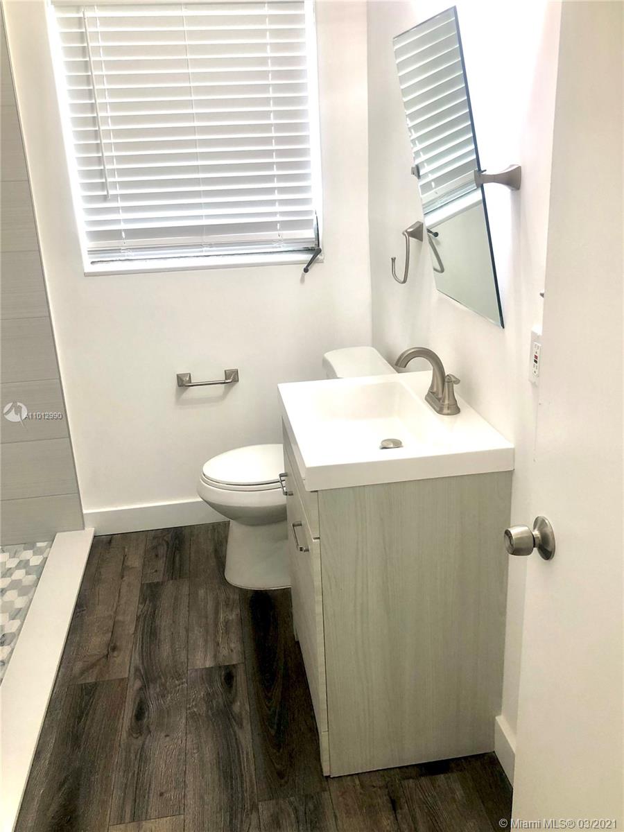 See details / 1721 sq. ft. $ 2021-03-15 0 Photo