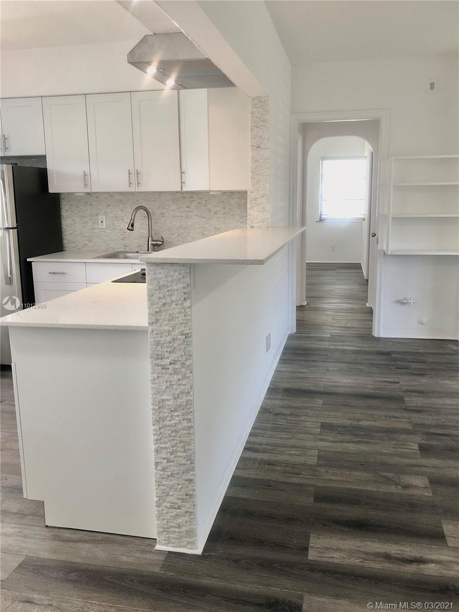 See details / 1721 sq. ft. $ 2021-03-15 0 Photo