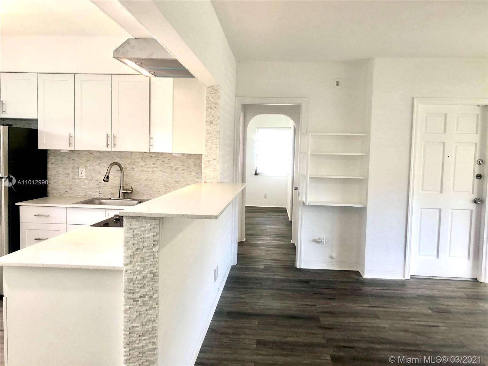 See details / 1721 sq. ft. $ 2021-03-15 0 Photo