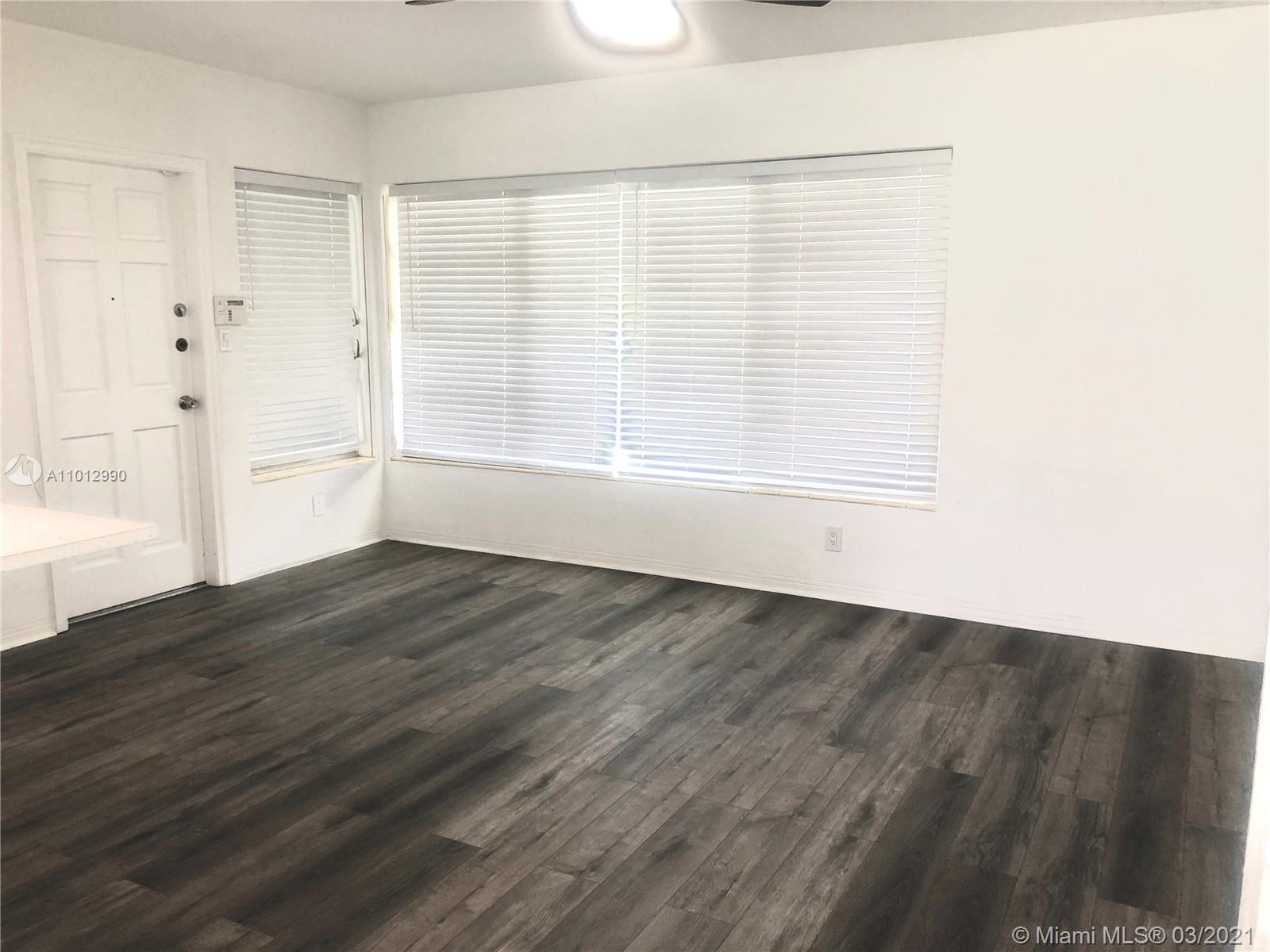 See details / 1721 sq. ft. $ 2021-03-15 0 Photo