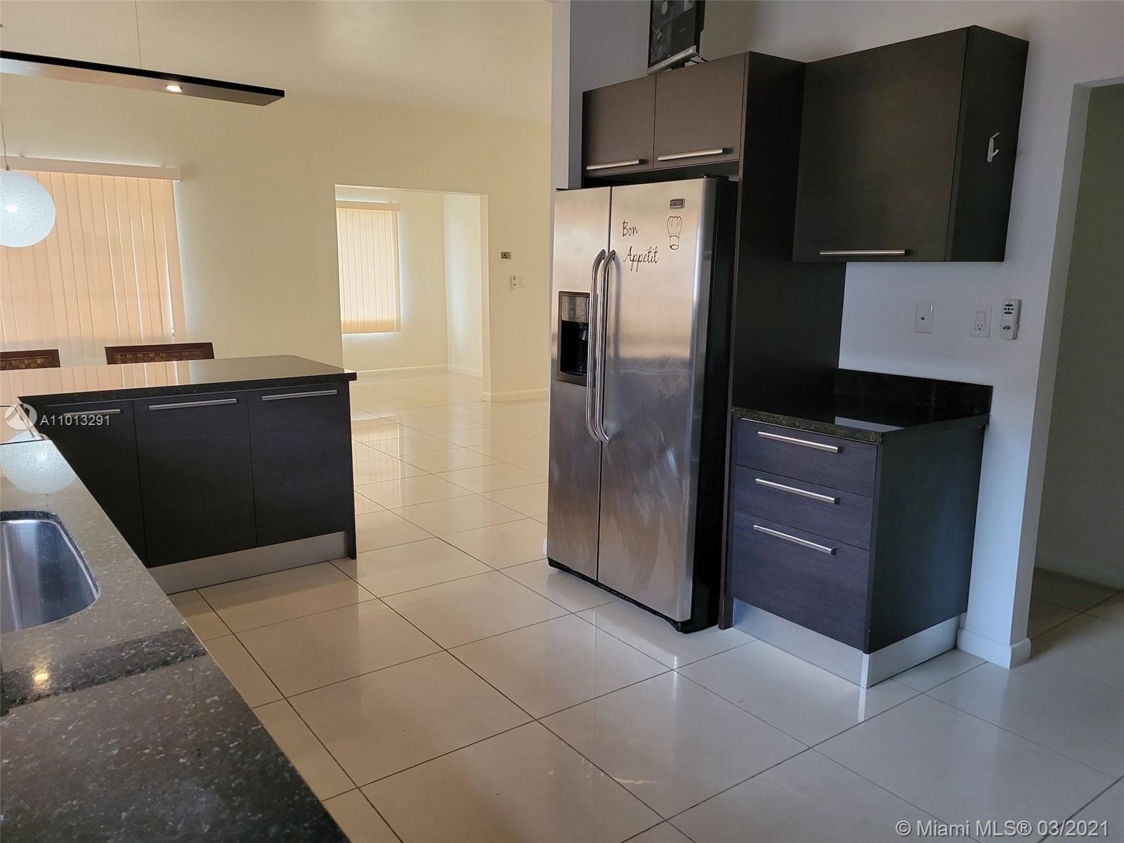 Ver detalles / 2553 sq. ft. $ 2021-03-15 0 foto