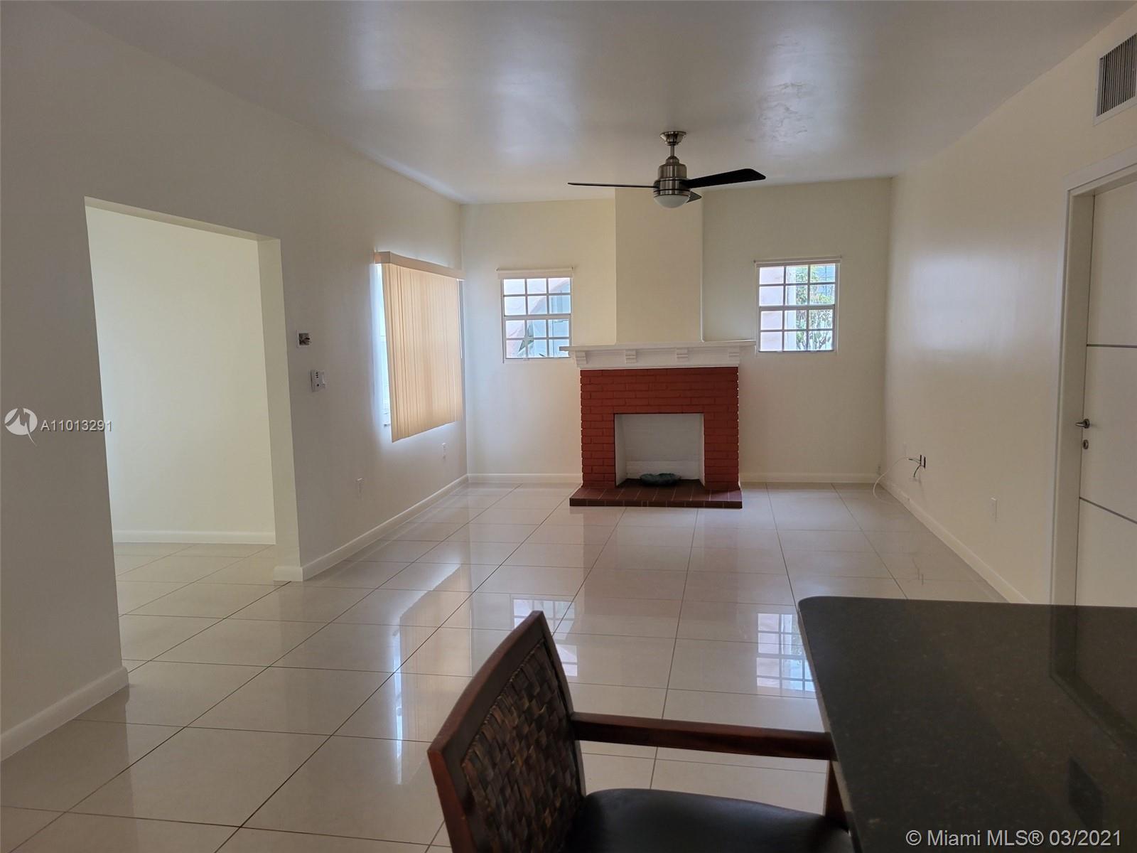Ver detalles / 2553 sq. ft. $ 2021-03-15 0 foto