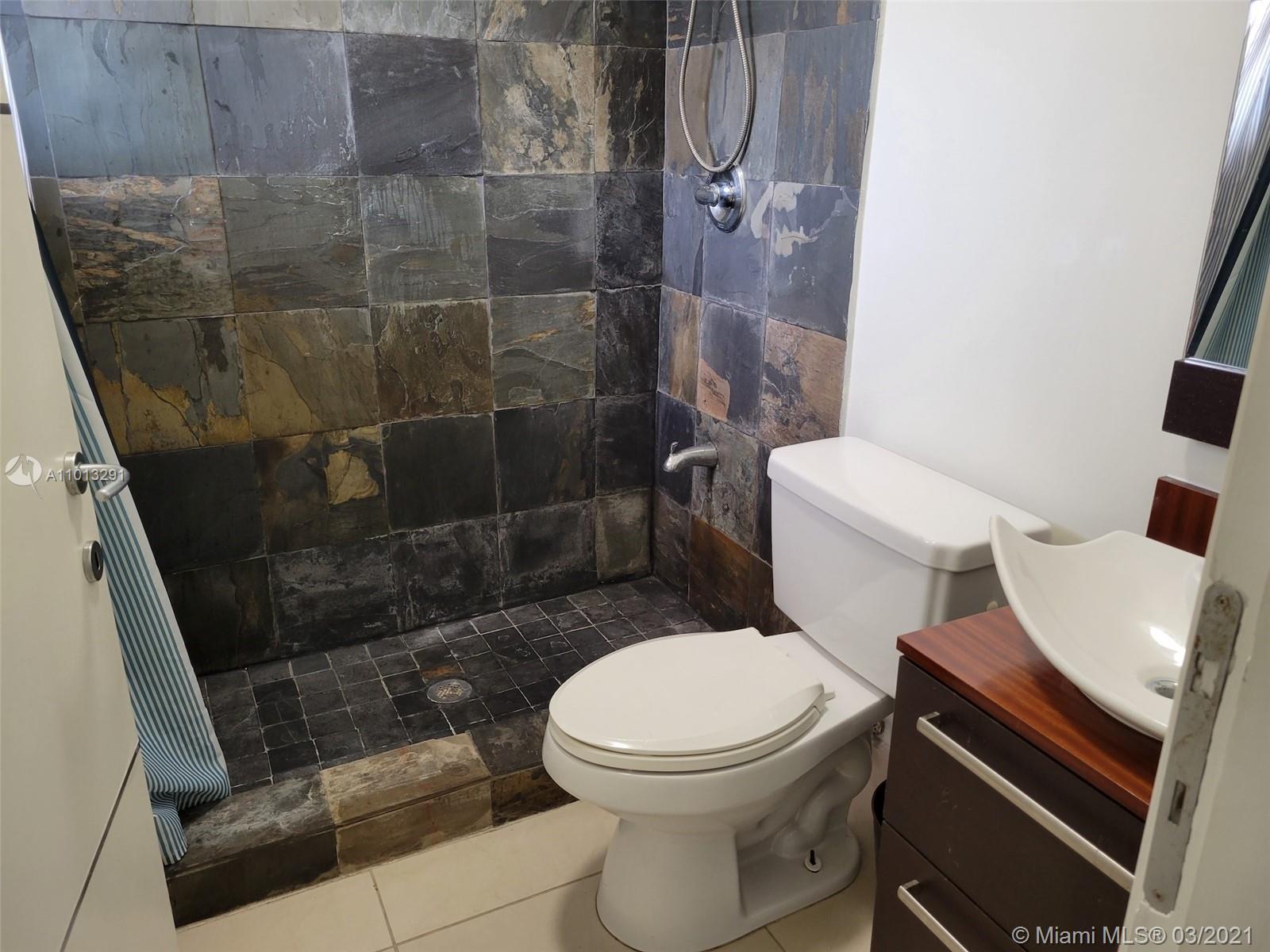 Ver detalles / 2553 sq. ft. $ 2021-03-15 0 foto