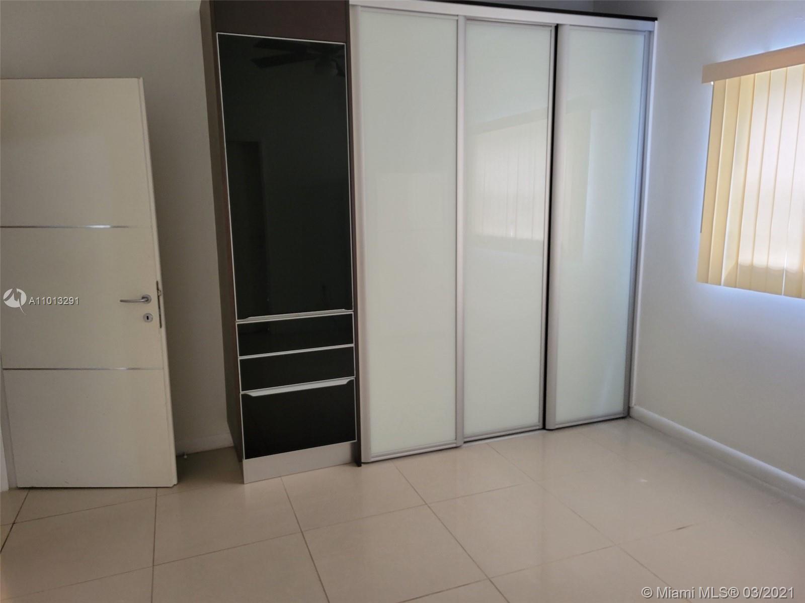 Ver detalles / 2553 sq. ft. $ 2021-03-15 0 foto