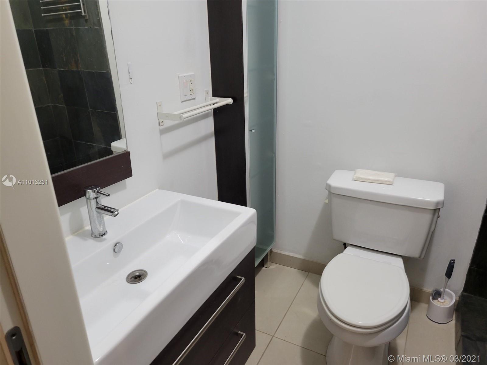 Ver detalles / 2553 sq. ft. $ 2021-03-15 0 foto