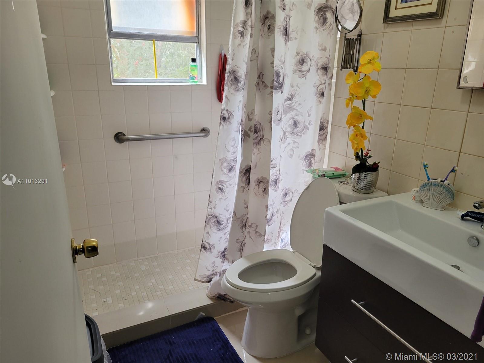 Ver detalles / 2553 sq. ft. $ 2021-03-15 0 foto