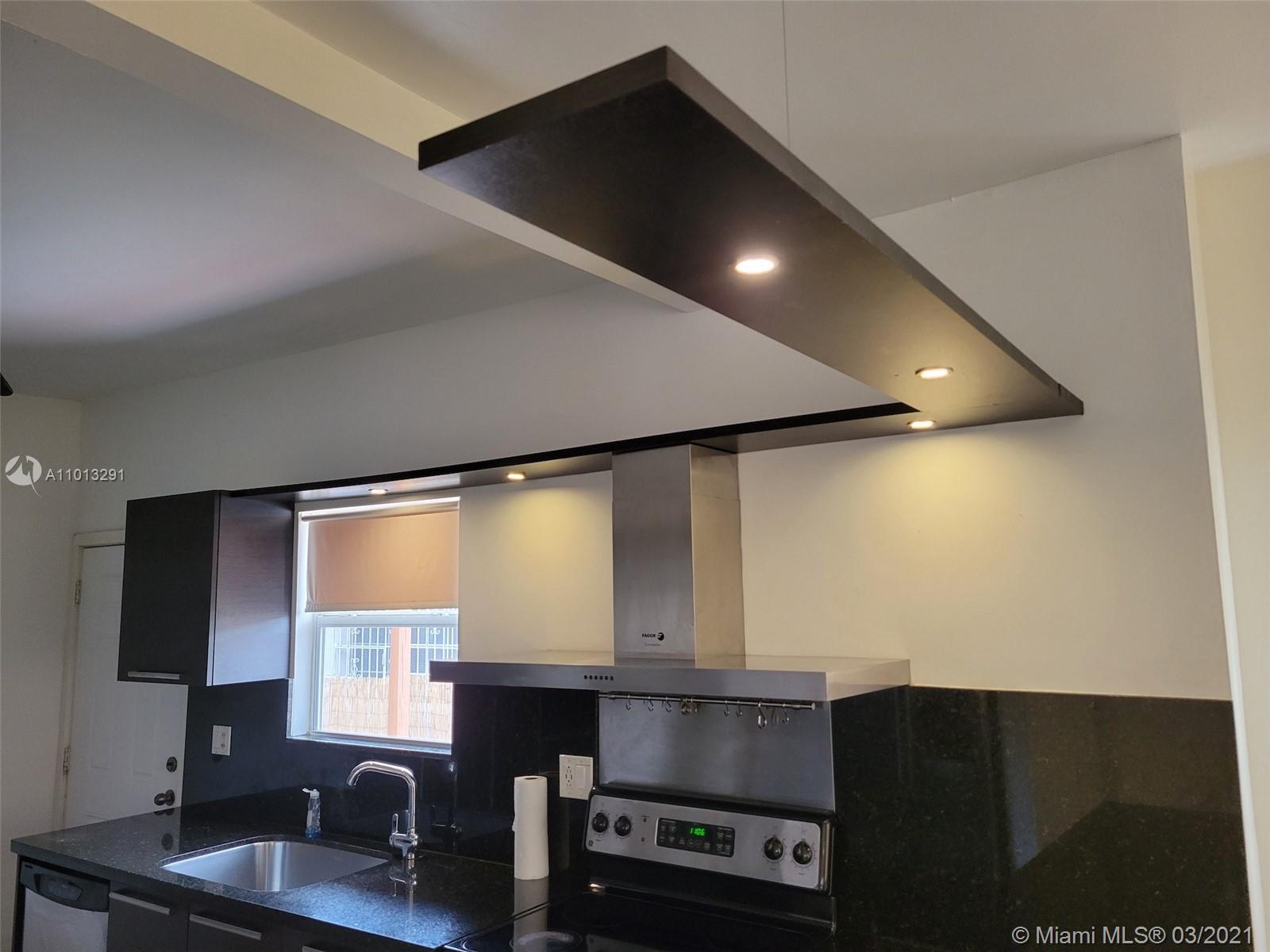 Ver detalles / 2553 sq. ft. $ 2021-03-15 0 foto