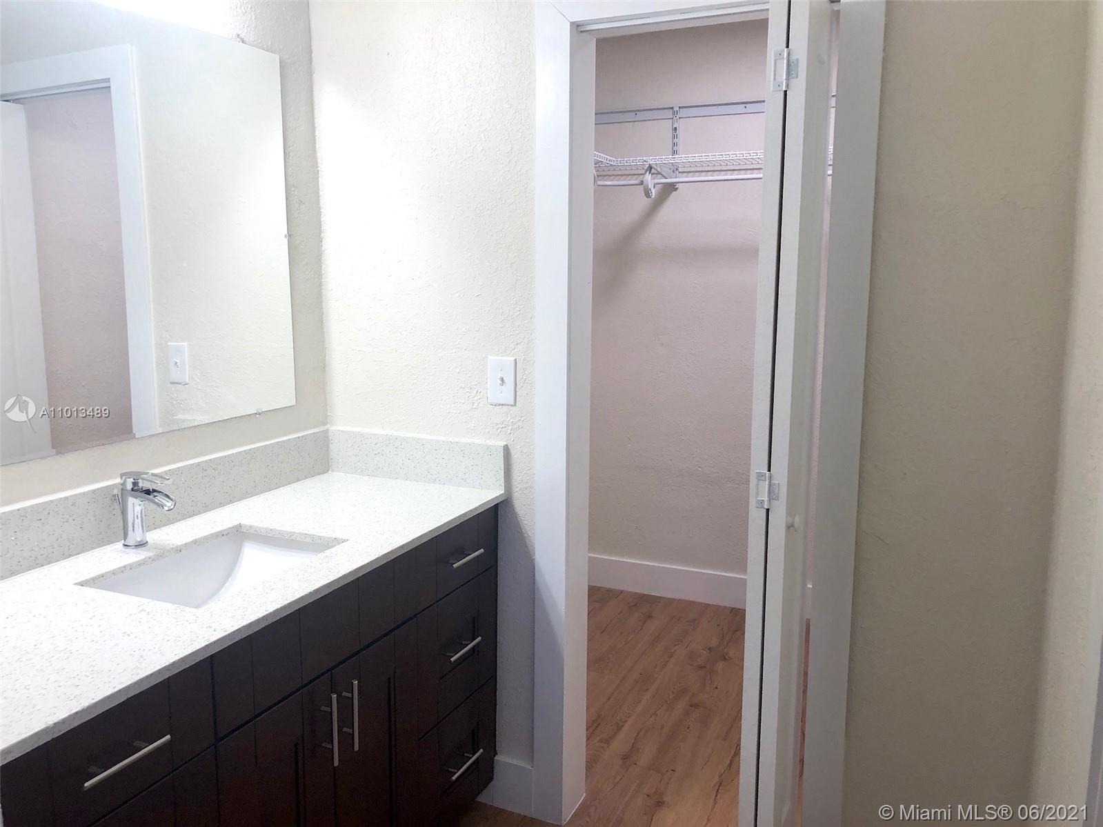 See details / 2054 sq. ft. $ 2021-03-29 0 Photo