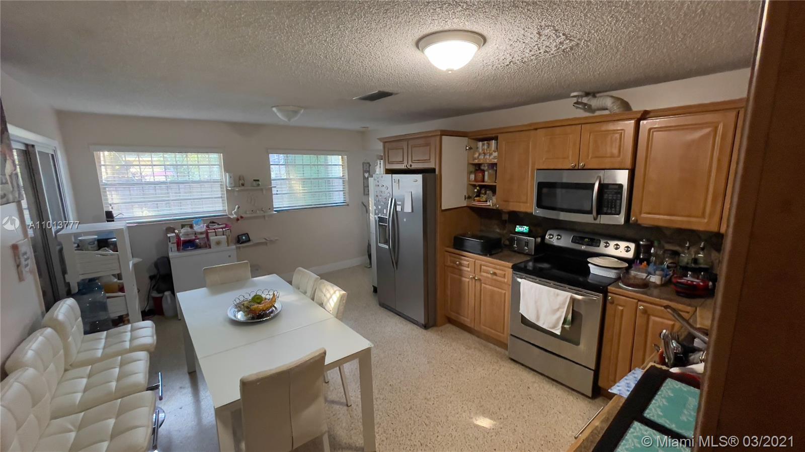 See details / 2427 sq. ft. $ 2021-03-16 0 Photo
