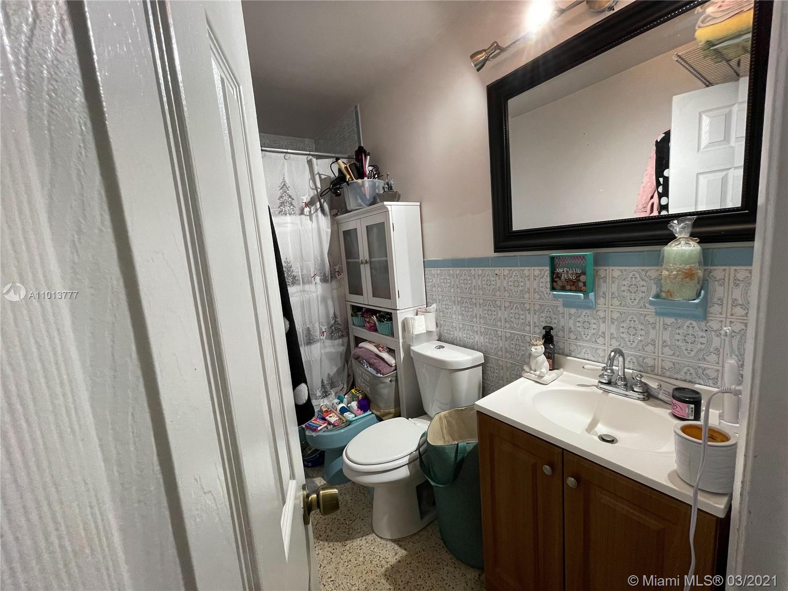 See details / 2427 sq. ft. $ 2021-03-16 0 Photo