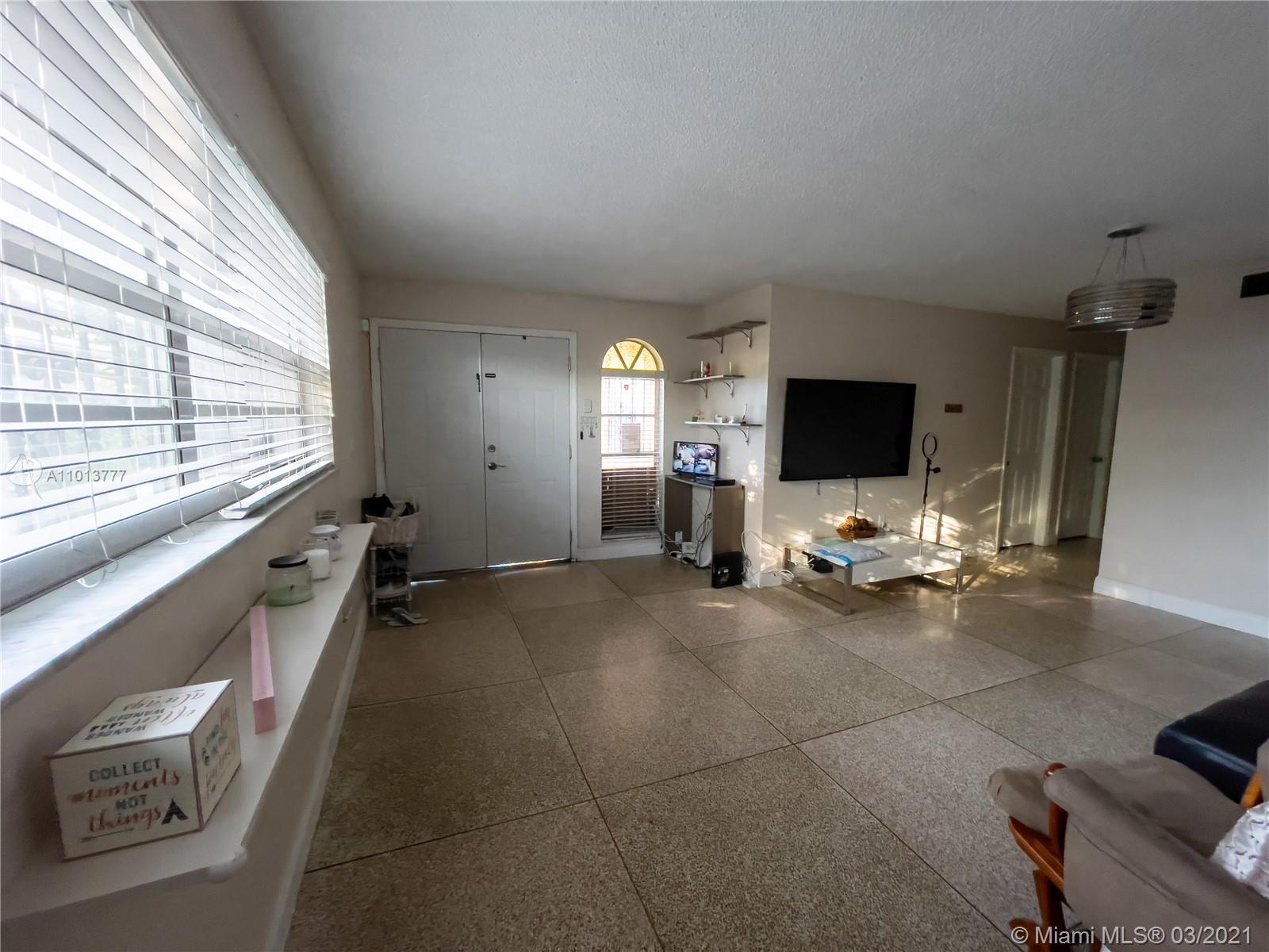 See details / 2427 sq. ft. $ 2021-03-16 0 Photo